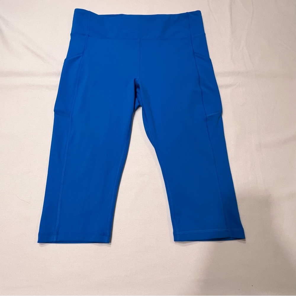 Lululemon Invigorate High-Rise Crop 17"
Poolside  Size 12